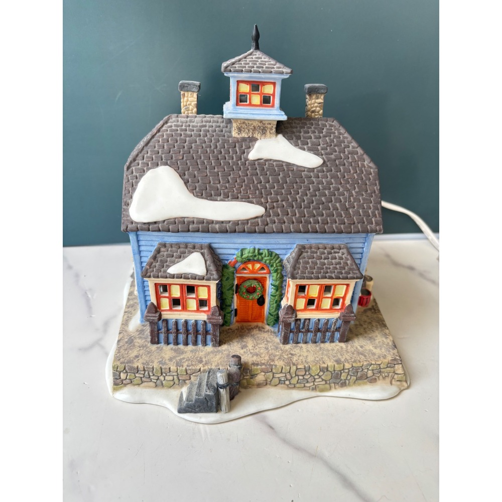 Dept 56 New England Village Series Chowder House Heritage Village 56571 Lighted